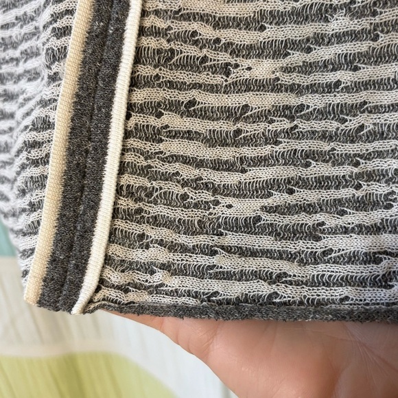 Lafayatte 148 New York Knit Assymetric Sleeveless Top Sz Medium - Picture 3 of 9